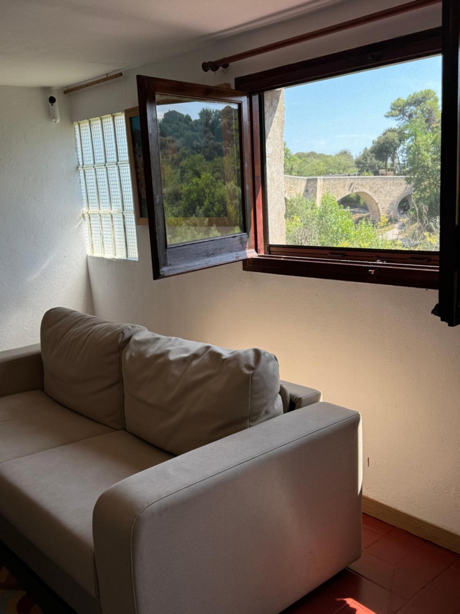 Besalu Pont Vell Apartment ภายนอก รูปภาพ