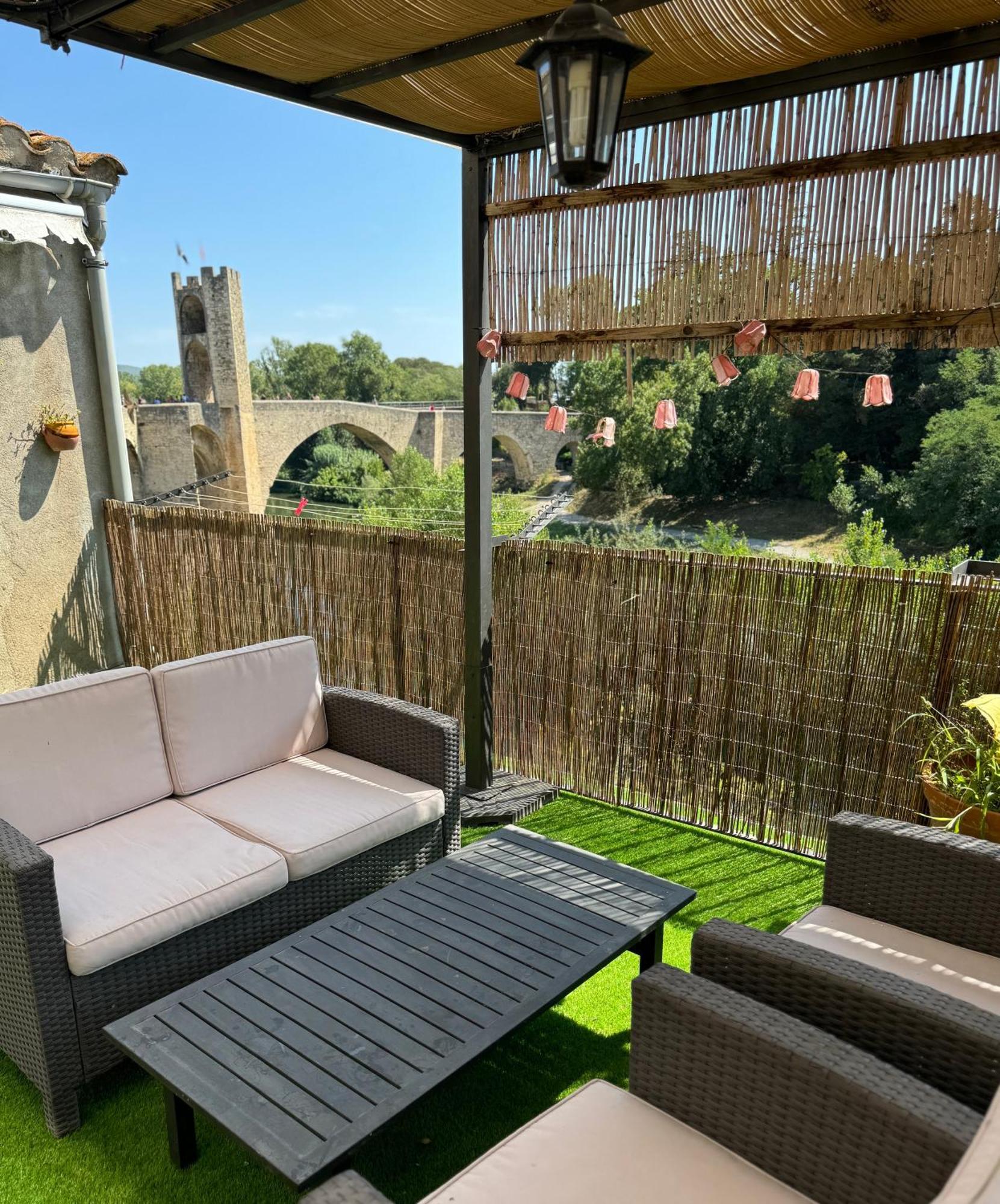 Besalu Pont Vell Apartment ภายนอก รูปภาพ